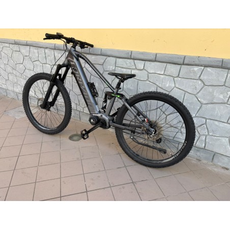 E-bike perfetta per trail, sterrati e percorsi outdoor.